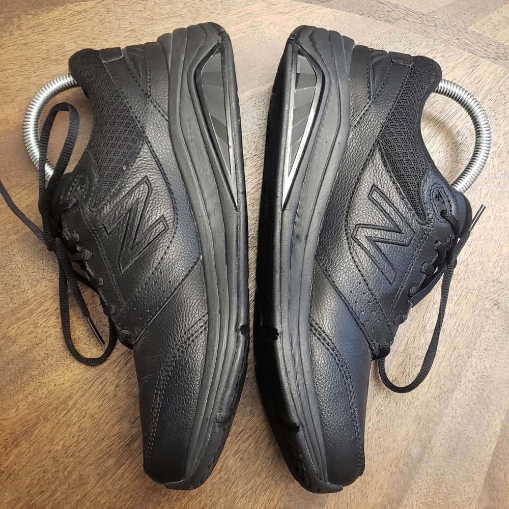 New Balance Black Athletic Shoes Size 8 - Picture 6 of 15